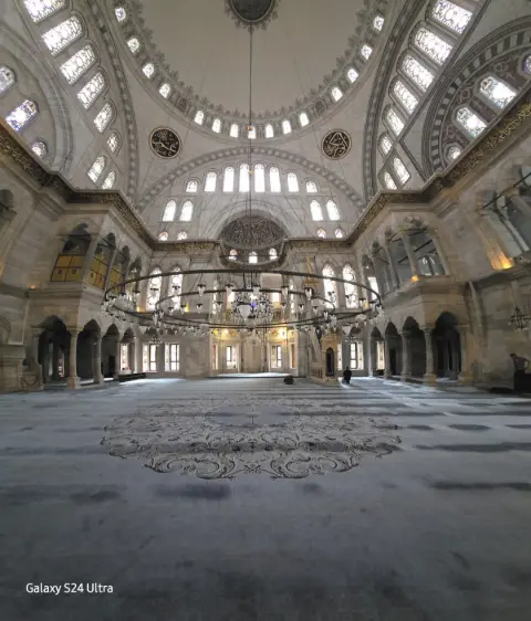Nuruosmaniye Camii - İstanbul'un Görkemli Barok Şaheseri
