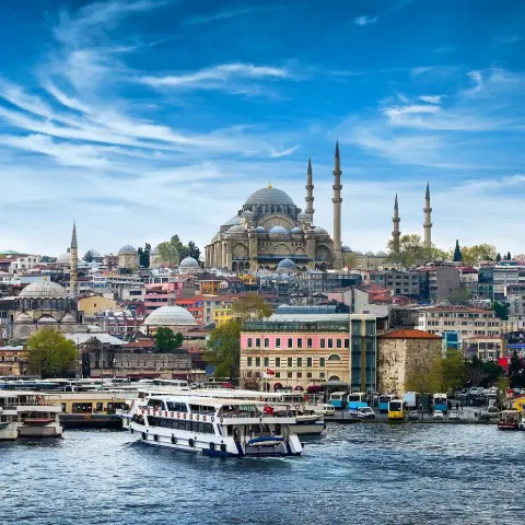 Eminönü Meydanı: İstanbul'un Nabzı
