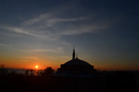 Küçük Ayasofya Camii: İstanbul'un Gizli Sanat ve Maneviyat Hazinesi
