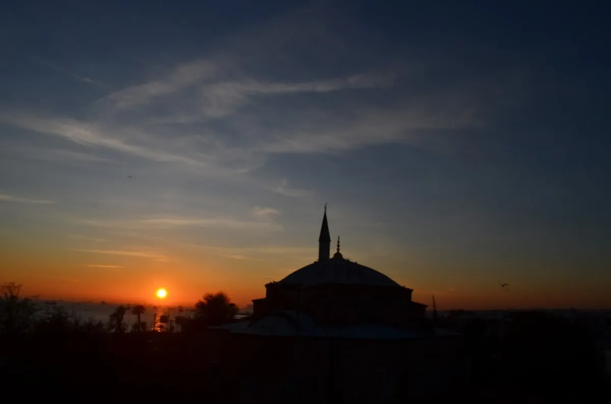 Küçük Ayasofya Camii: İstanbul'un Gizli Sanat ve Maneviyat Hazinesi