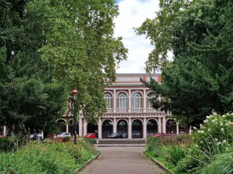 Bourse Meydanı - Mulhouse'un Tarihi Kalbi